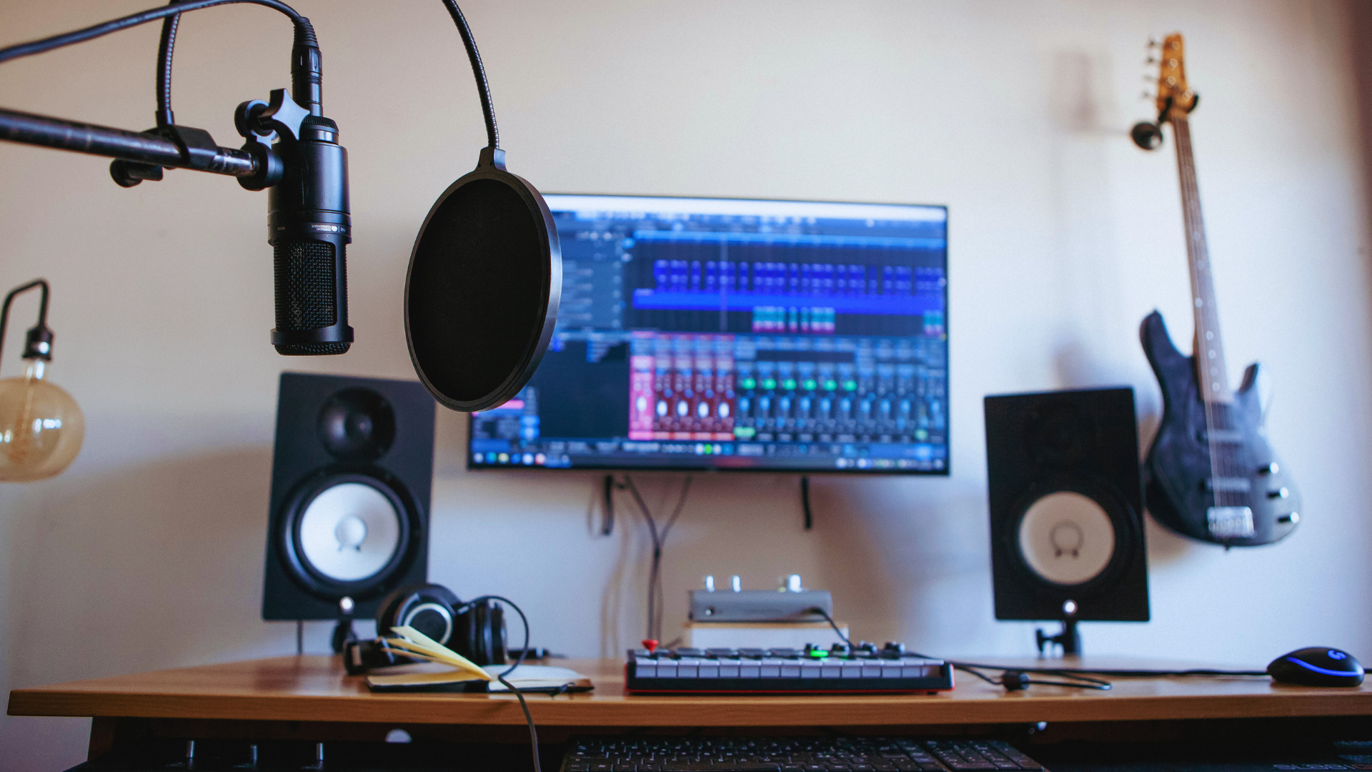 Read more about the article How AI is Changing the Way Music is Made: Innovations and Impact на Music Production